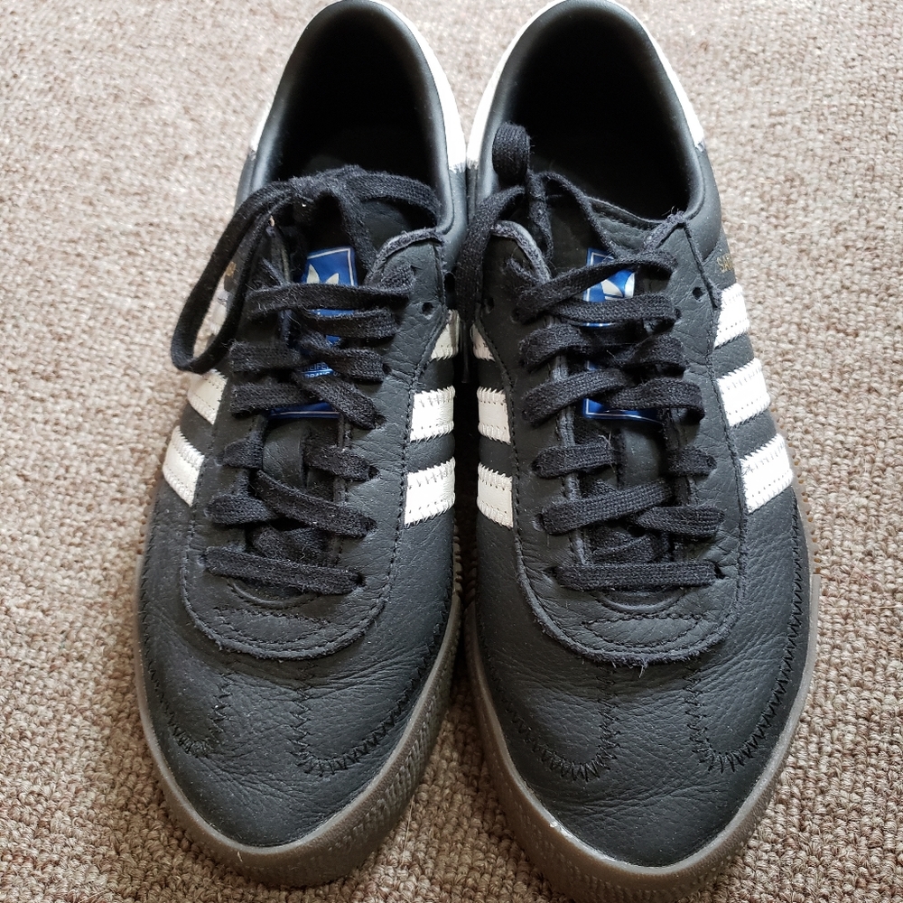 Adidas Sneakers